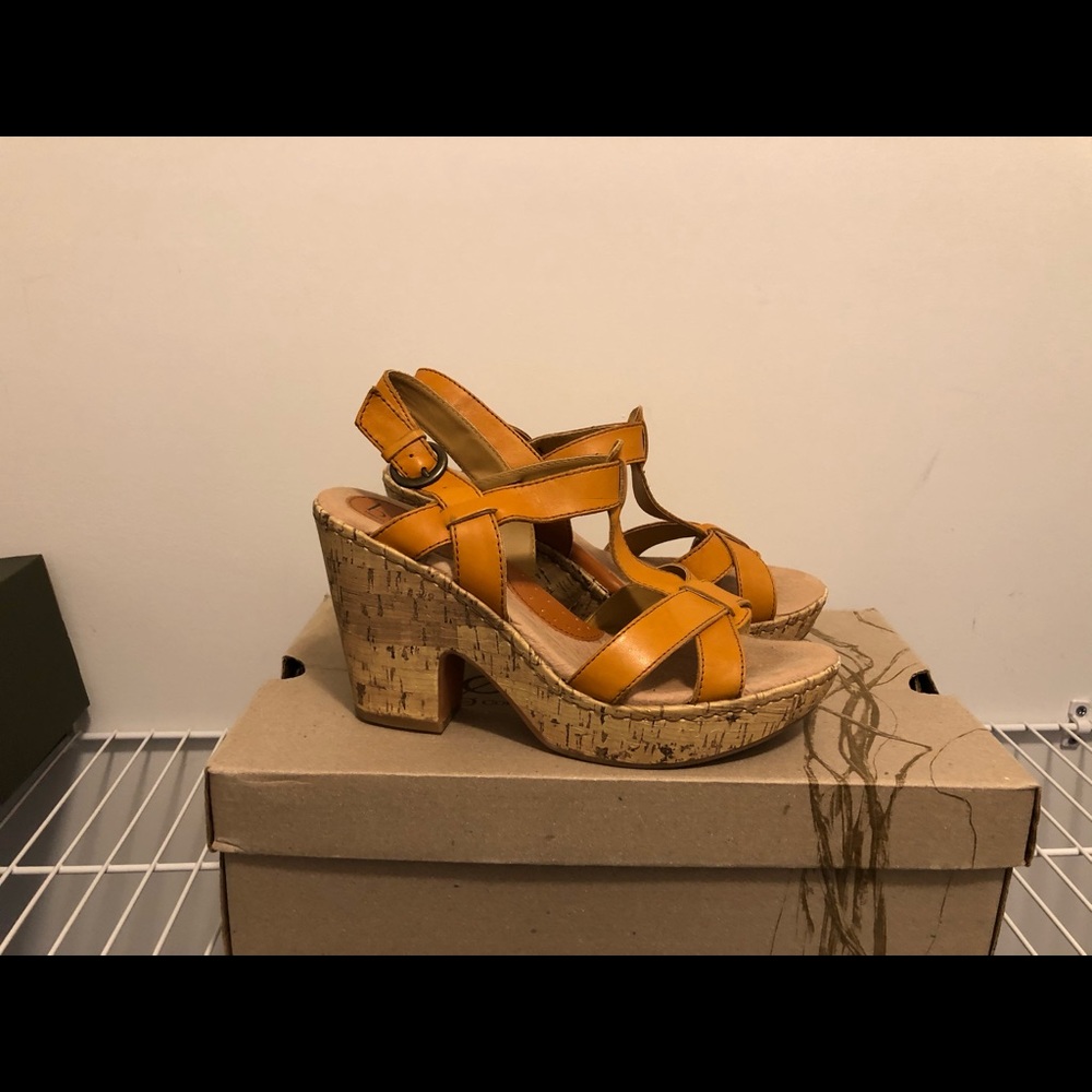 Women’s block hill sandal